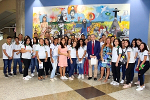 Presidente da AL, deputado José Sarto, recebe alunos da Escola Rotary Clube São Miguel