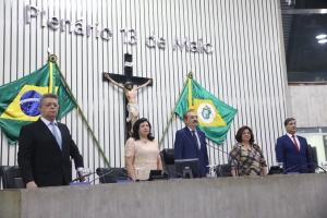 Alece homenageia trabalho dos cerimonialistas em solenidade