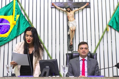 Leitura do expediente na abertura da sessão plenária desta sexta-feira