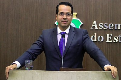 Deputado Vitor Valim