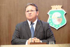 Roberto Mesquita diz que ano começou sombrio 