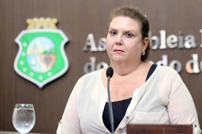 Dep. Fernanda Pessoa (PR)