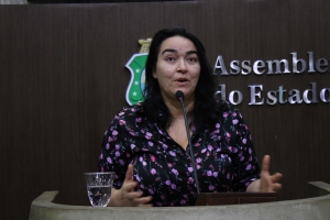 Dra. Silvana informa que comissão vai investigar abusos na escola de Itapajé