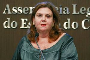 Dep. Fernanda Pessoa (PR)