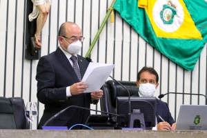 Leitura do expediente da sessão plenária desta quinta-feira, realizada pelo sistema híbrido