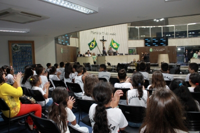 Alunos visitam ALCE