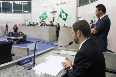 Votação realizada durante a sessão plenária desta quarta-feira