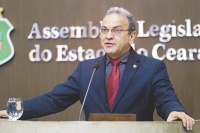 Manoel Santana pediu que gestores municipais cumpram compromisso assumido na campanha eleitoral de pagar os recursos aos professores