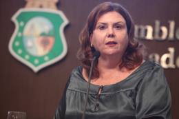 Dep. Fernanda Pessoa (PR)