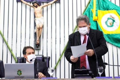 Leitura do expediente da sessão plenária, realizada pelo sistema híbrido, desta quinta-feira