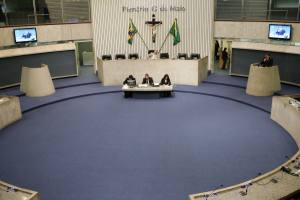 Dois projetos de indicação serão lidos nesta terça na AL