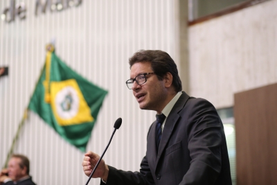 Roseno critica mudança de foco do debate nacional e acirramento da intolerância