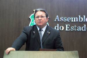 Deputado Roberto Mesquita