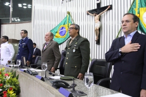 Aviadores e Paraquedistas cearenses são homenageados na Assembleia