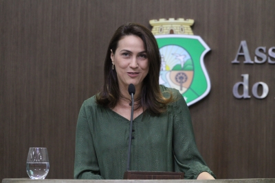 Érika Amorim destaca lançamento da cartilha “Alegria de Viver”