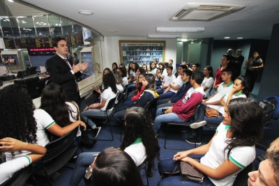 Estudantes da Escola Estadual de Ensino Profissional Pedro de Queiroz Lima participam do projeto O Parlamento e sua História