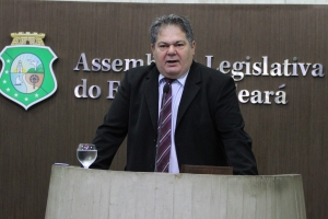 Osmar Baquit exalta bons índices da educação no Ceará