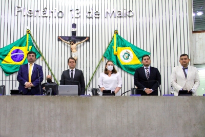 Plenário da Alece presta minuto de silêncio em razão do falecimento do ex-deputado, Júlio Rêgo