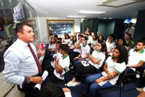 Estudantes da Escola Estadual de Ensino Profissional Comendador Miguel Gurgel