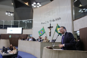 Secretário da Justiça e Defesa Social do Ceará, Hélio Leitão