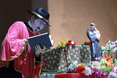 Comédia tearal &quot;O Casamento na Terra da Luz&quot;